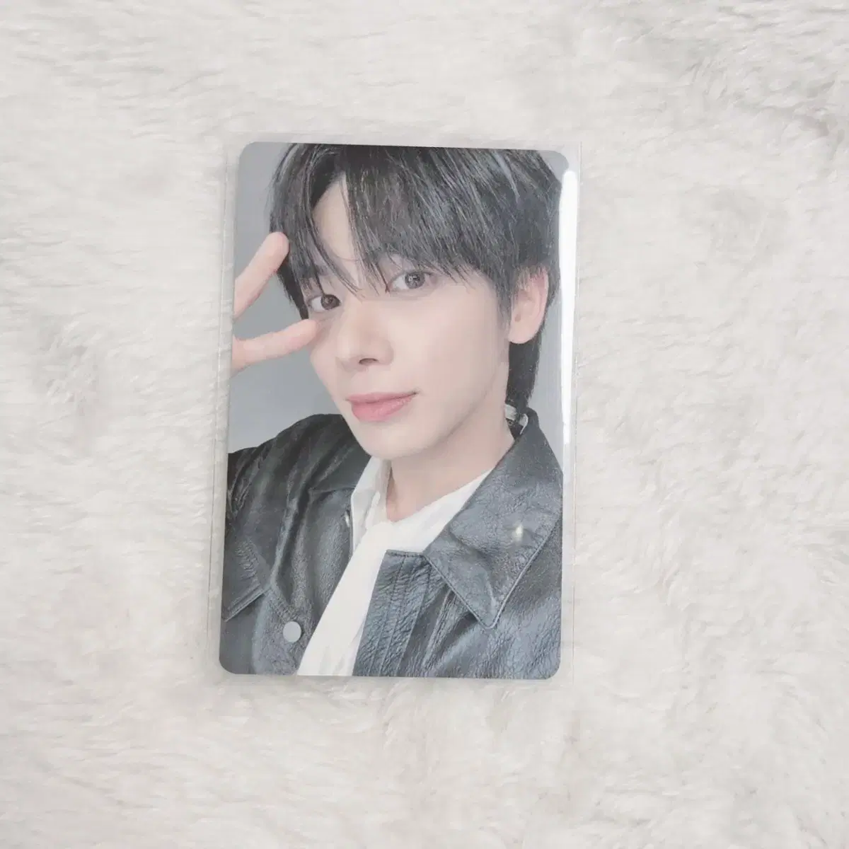 TXT taehyun Sanctuary Dance Angel version pre-order benefit Photocard