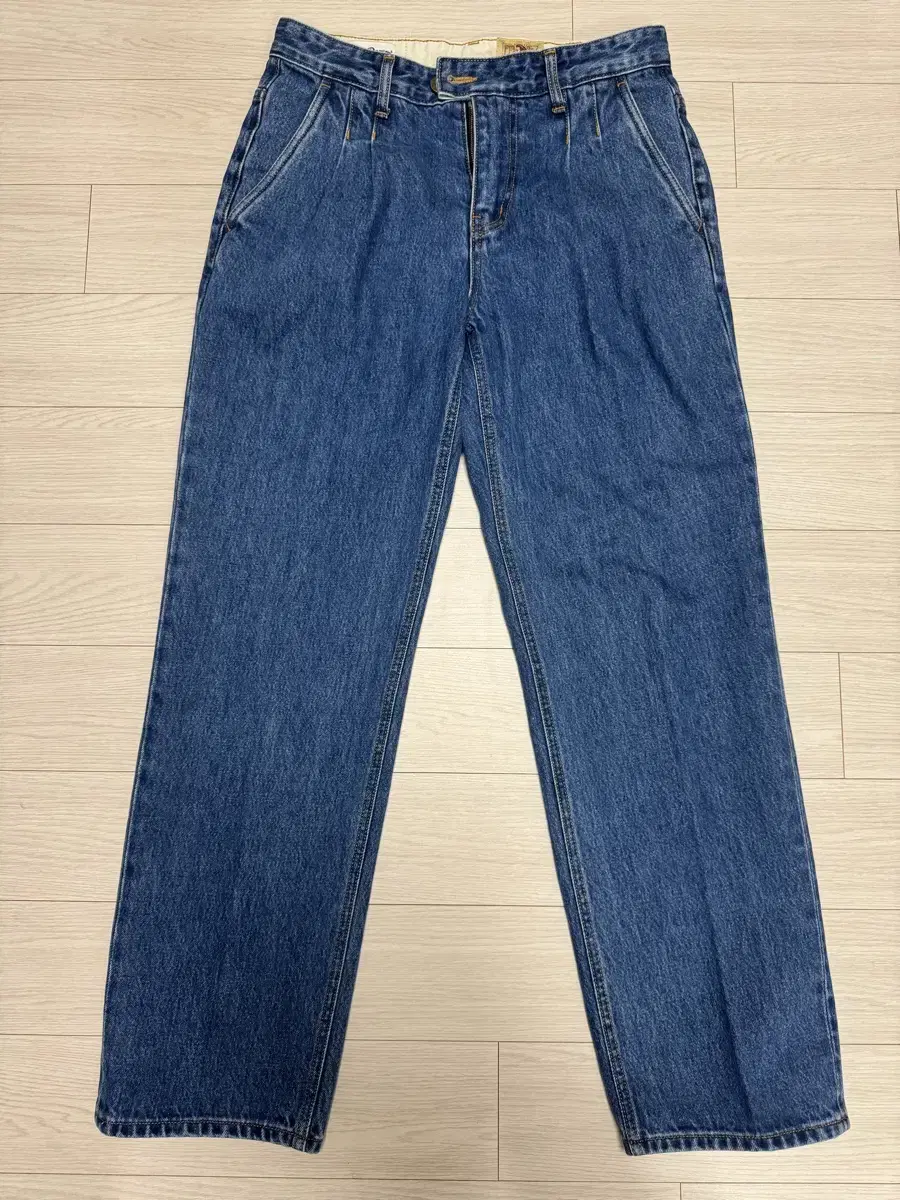 Re-Neck Tucked Tailored Denim Pants