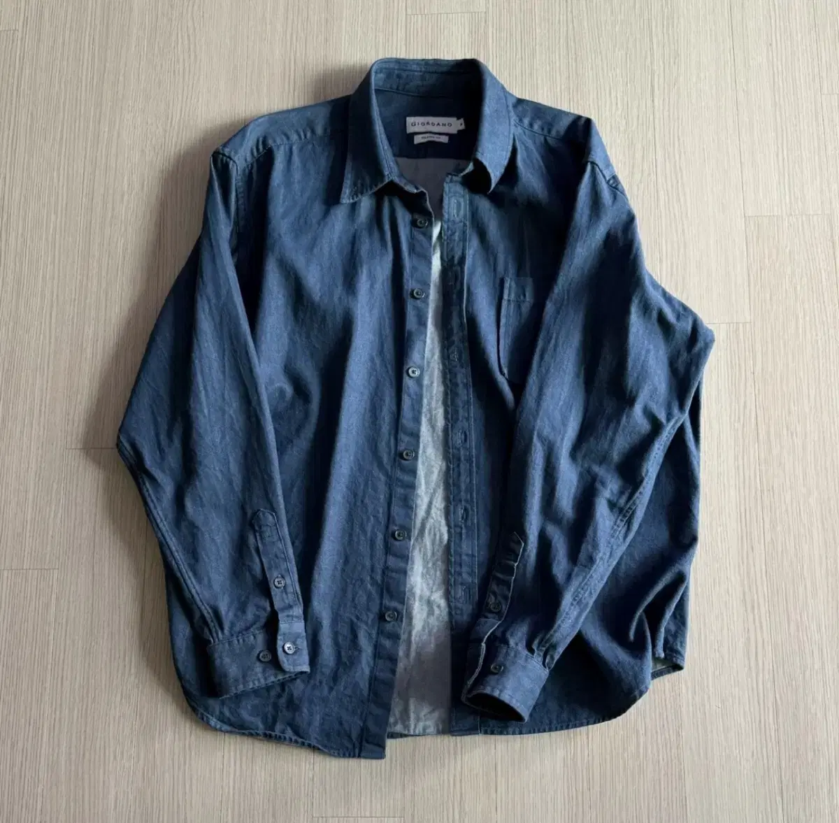 [Quick sale] Giordano denim like shirt for sale