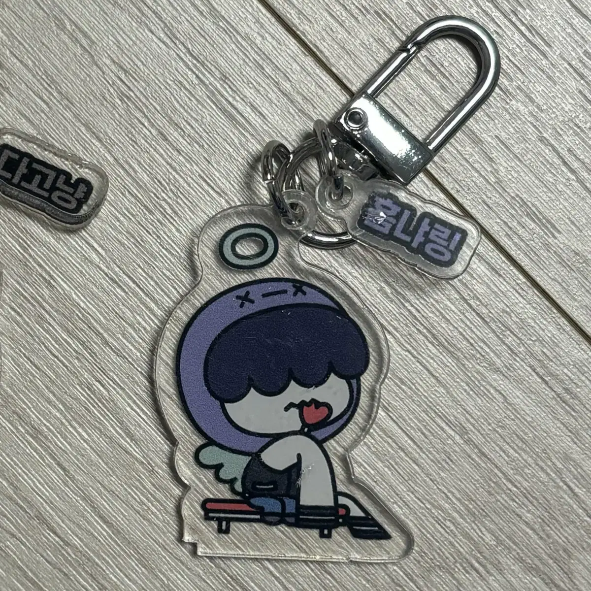 Hornbatu Humnyaring Rubber acrylic keyring