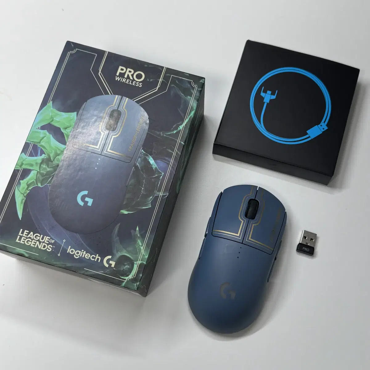 Logitech G Pro Wireless Gaming Mouse LOL Edition bloo G PRO LOL