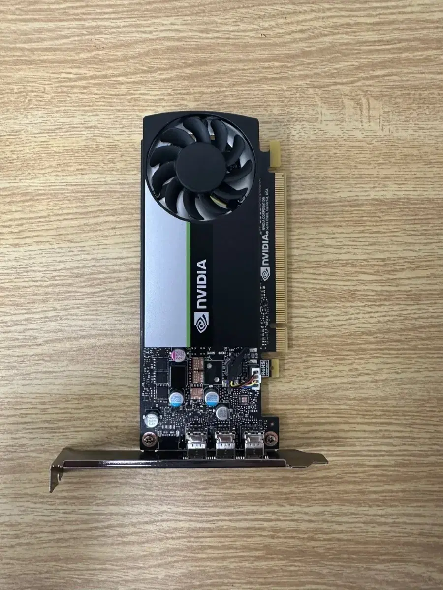 엔비디아 쿼드로 T400 4GB