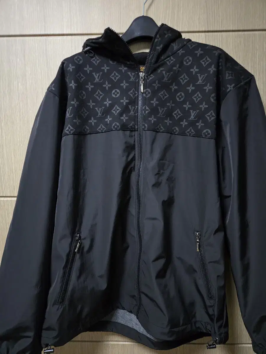 Louis Vuitton Windbreaker New unworn size 105