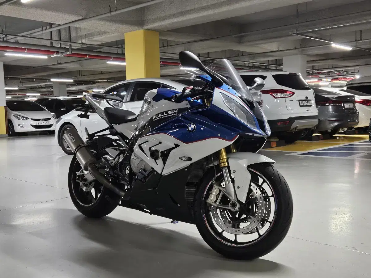 영상첨부s1000rr 15년식 가격내림 풀배기 구변완료 민트급 짧은키로수