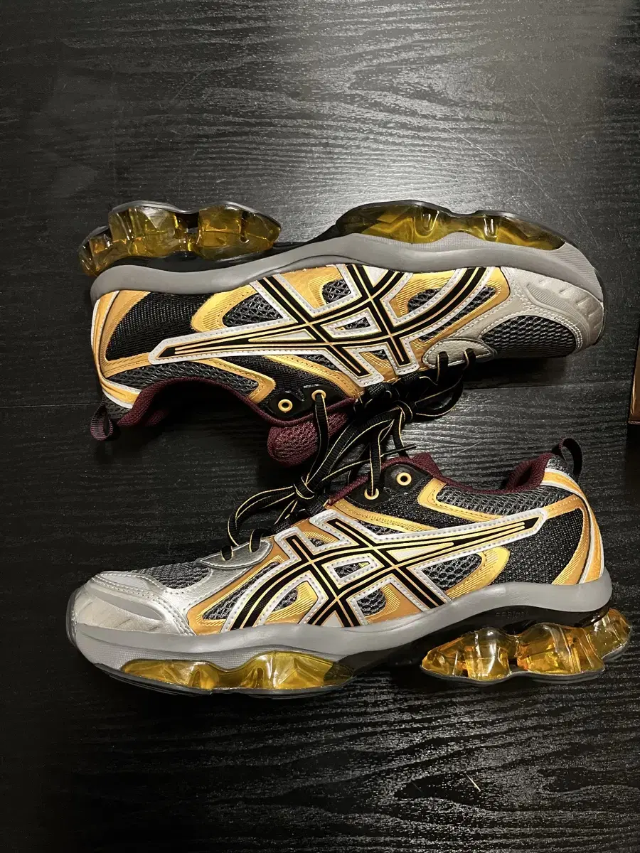 [280]Asics Gel Quantum Kinetic Carbon Pure Gold