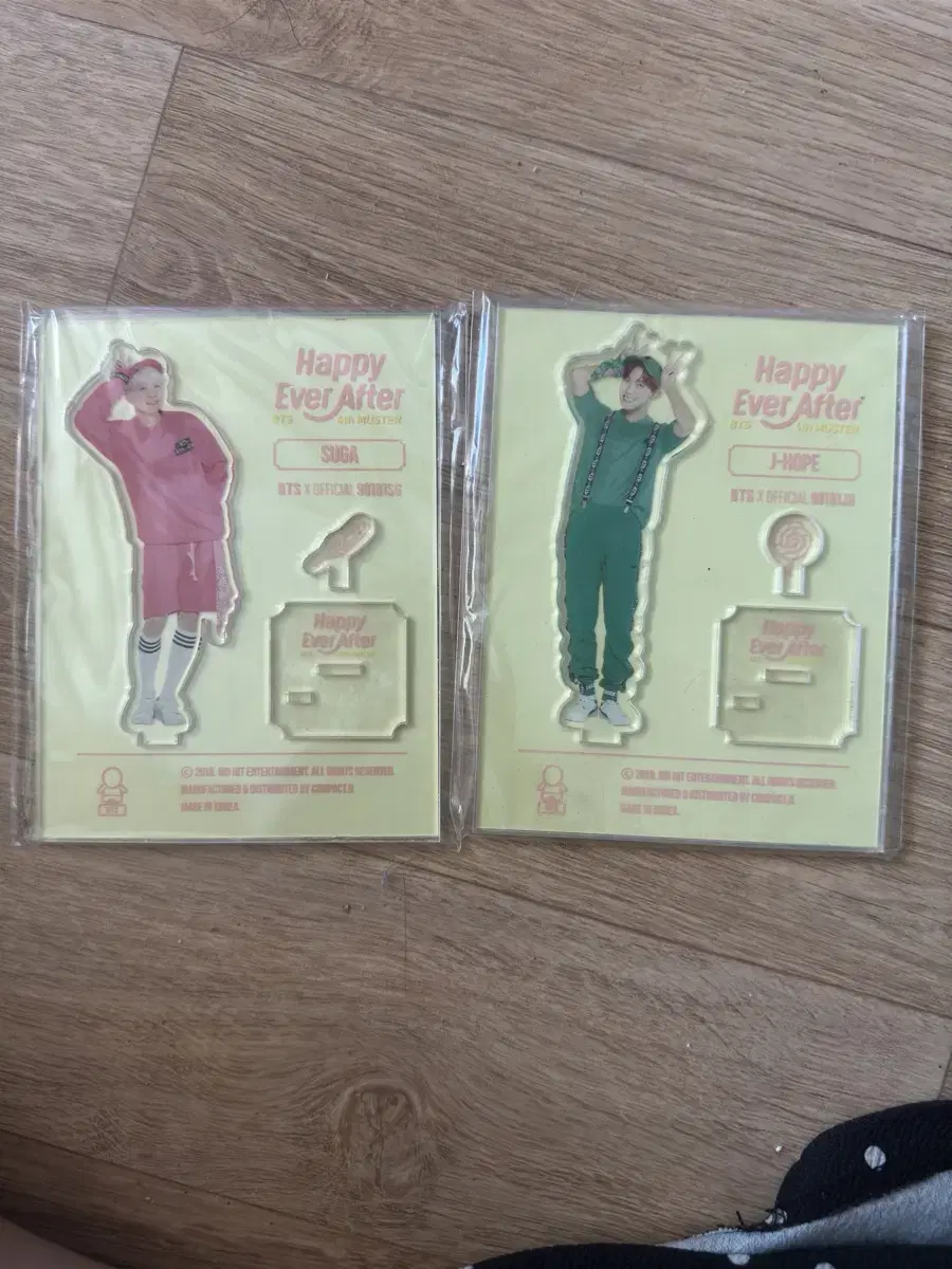 Bulk of 4 bangtan muster acrylic stands