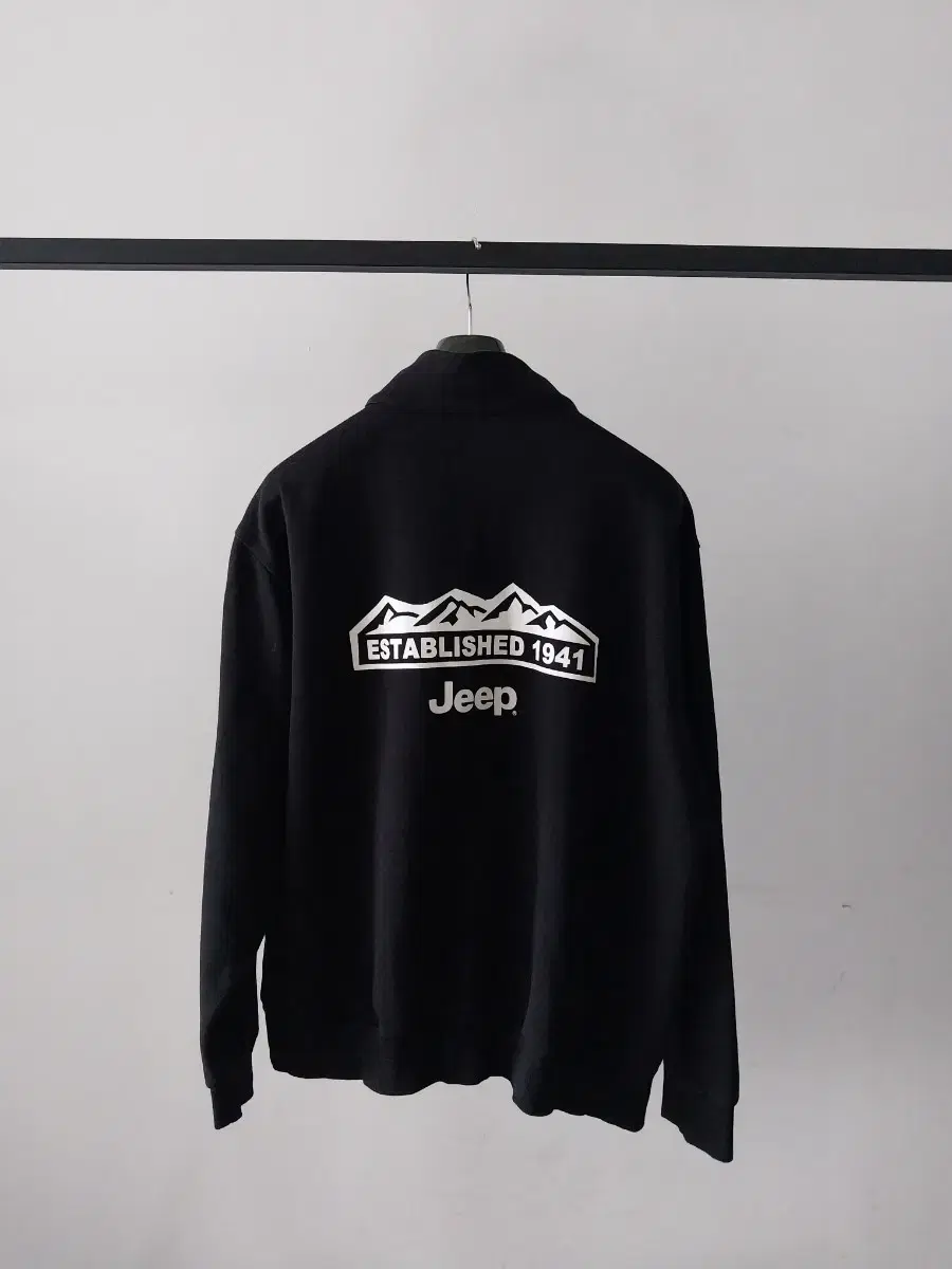 Jeep High Neck Man-to-Man XL