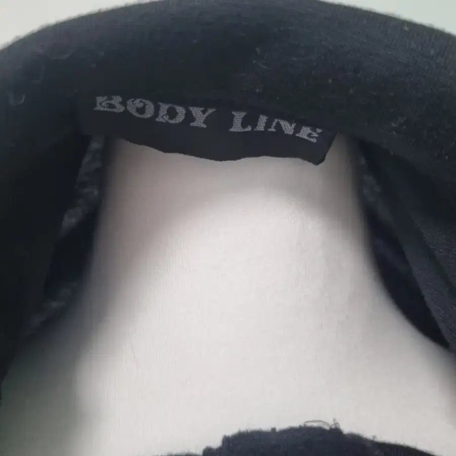 일본브랜드 바디라인BODY LINE 로리타 블랙카라 왕관가디건