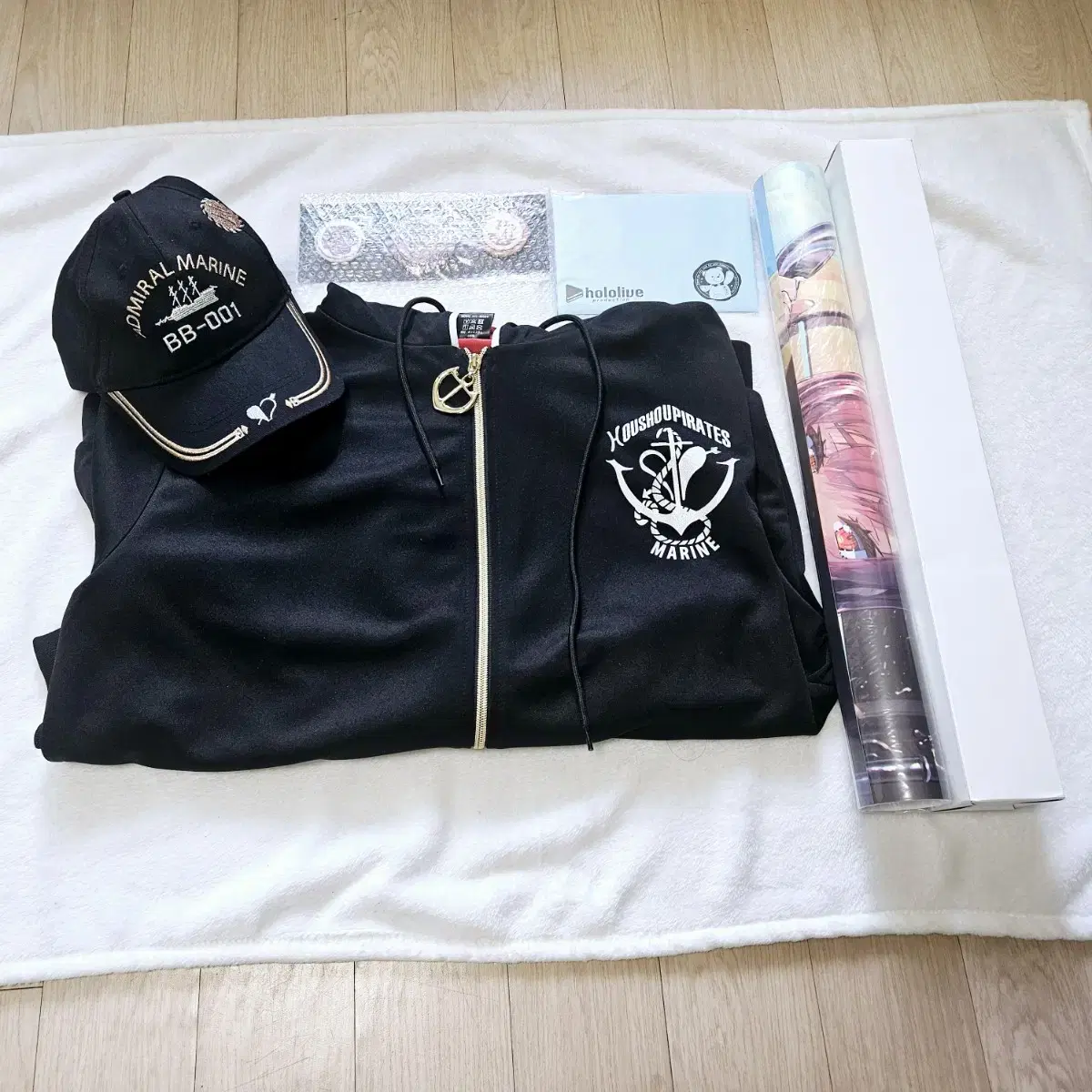 HoloLive Hosho Marine Hat+Hoodie+21 Years Letter+Can Badge Set+B2 Poster