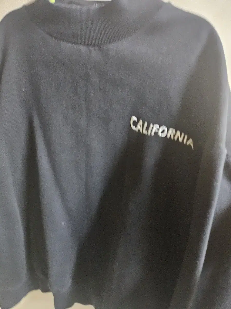 California Neck Pola Black Black XL