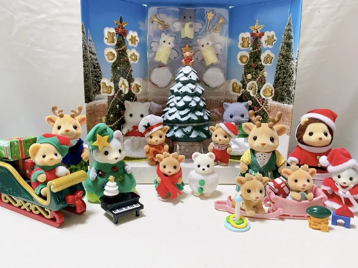 Sylvanian bulk WhiteChristmas+MermaidCastle