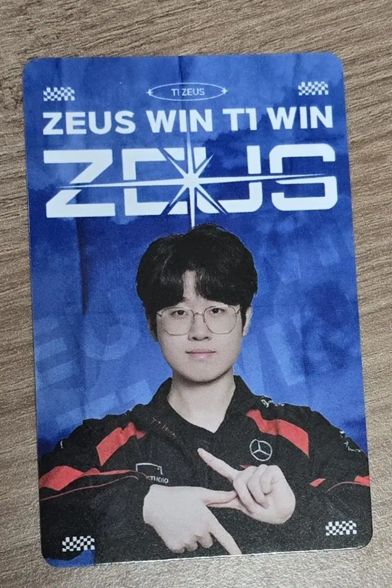 T1 T1 T One Zeus Reverse Jo Gong Photo Card sells.T One photocard T1 Photo Card