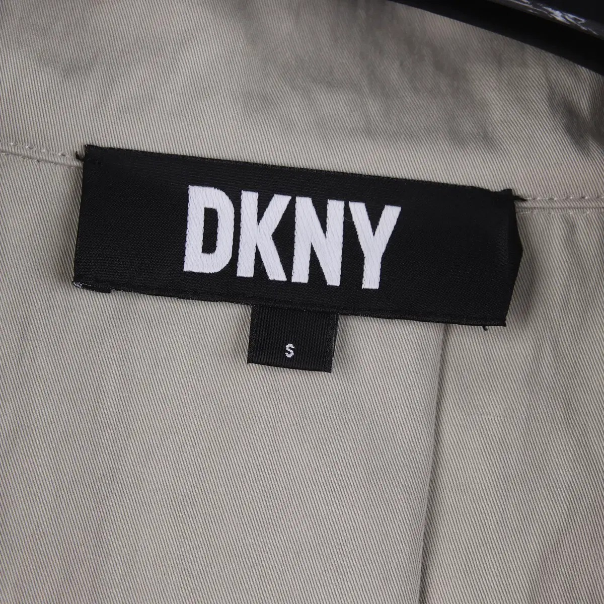 (여성) DKNY 하이넥 롱 트렌치코트 그레이 (S)