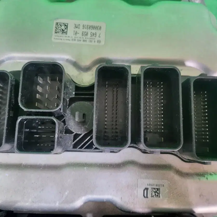 F10 2013 M5 엔진형식 s63b44b ecu