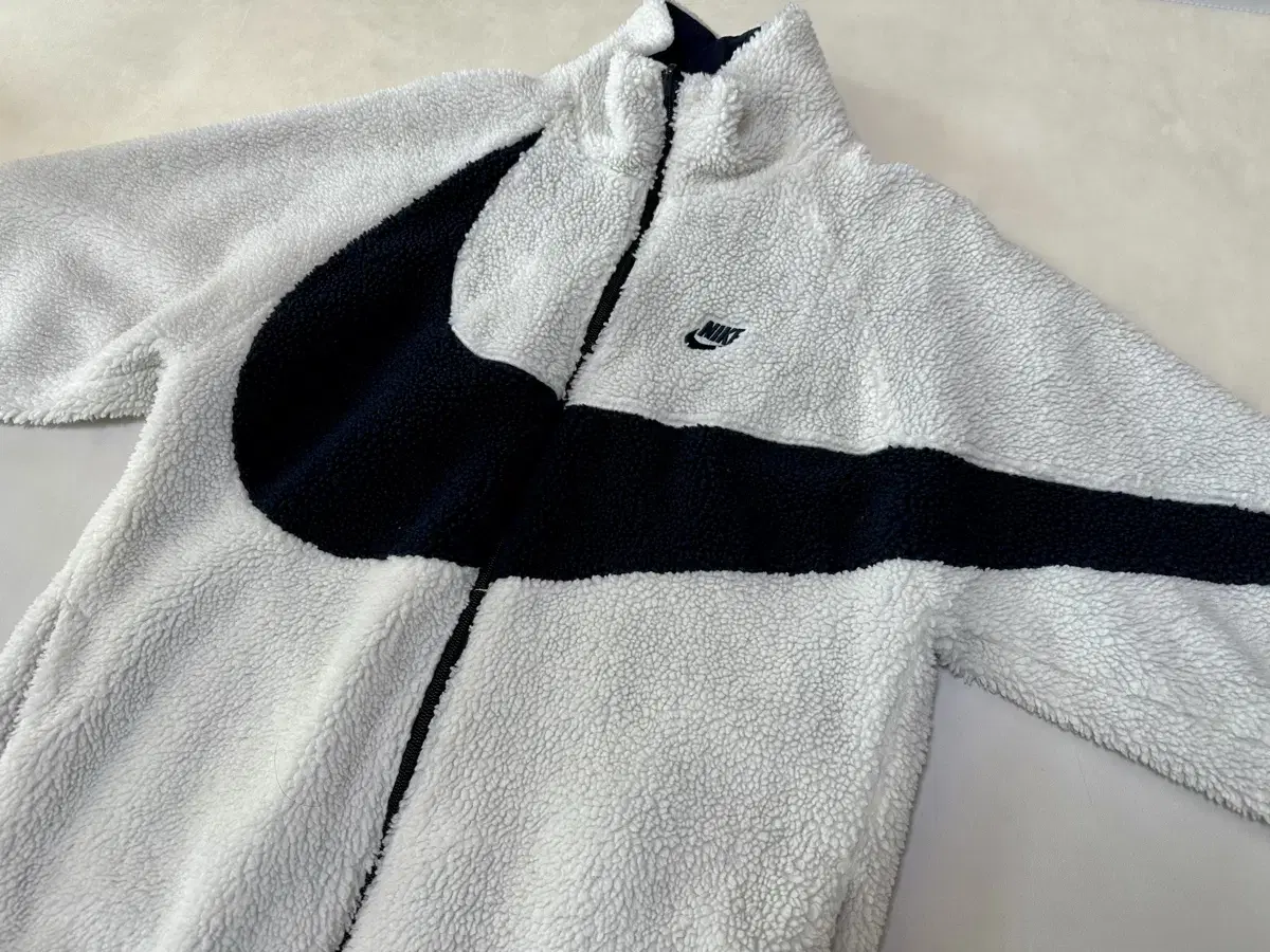 [L] Nike Big Swoosh Reversible Fleece Jacket