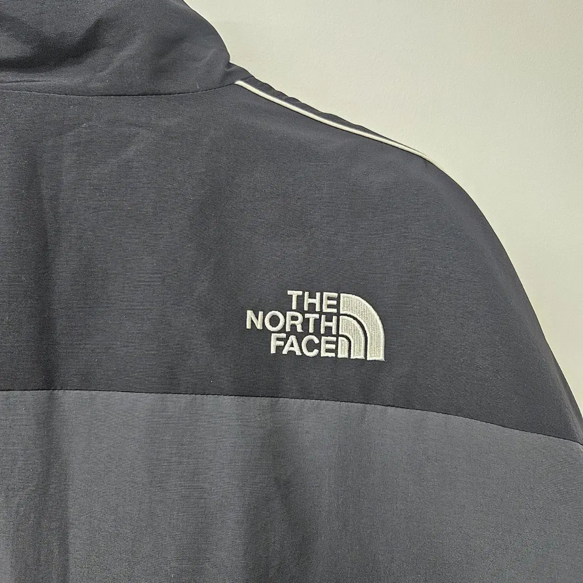 The North Face 더노스페이스 바람막이