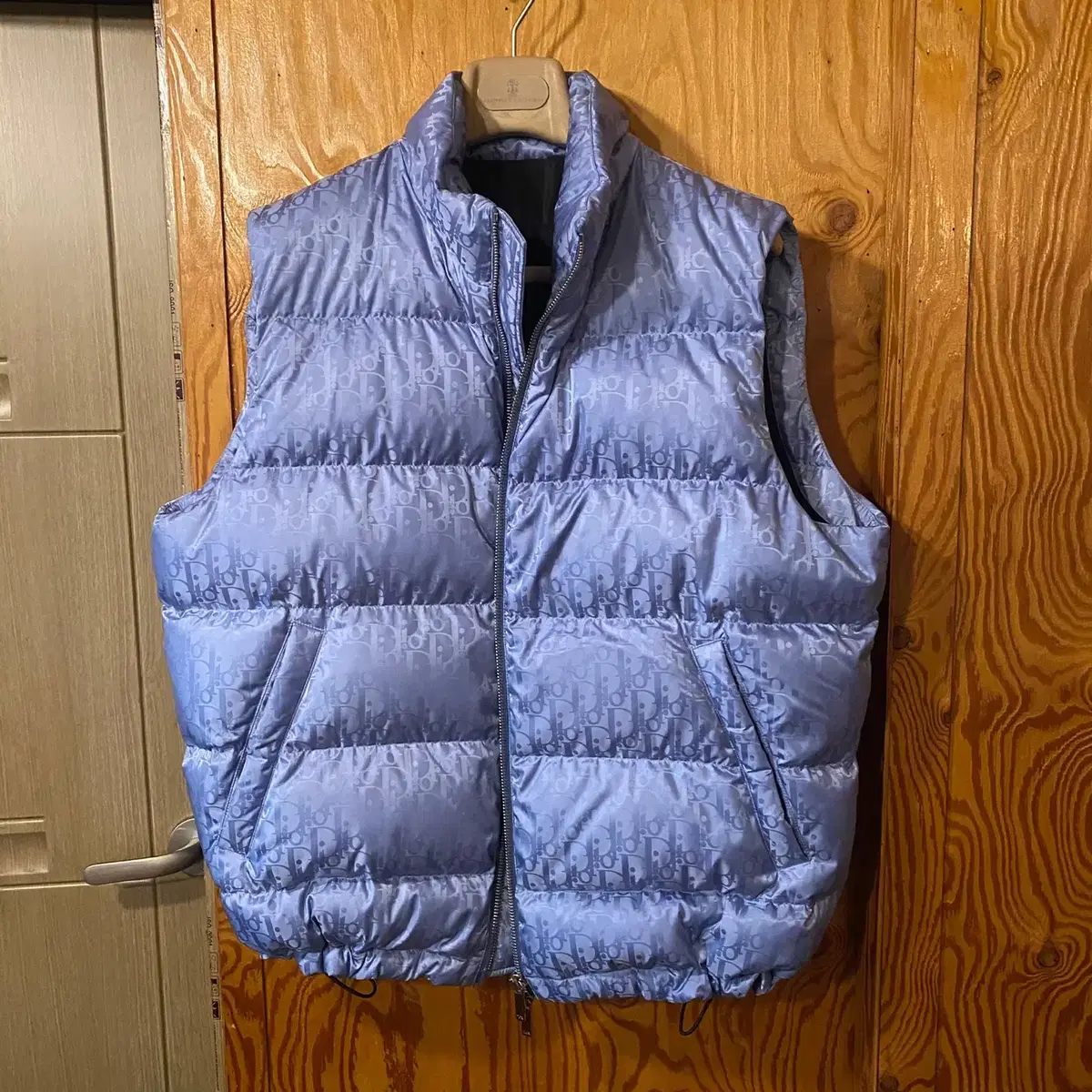 Dior Oblique padded vest sell.