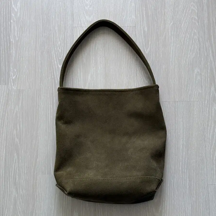 템베아 SINGLE TOTE (KHAKI)