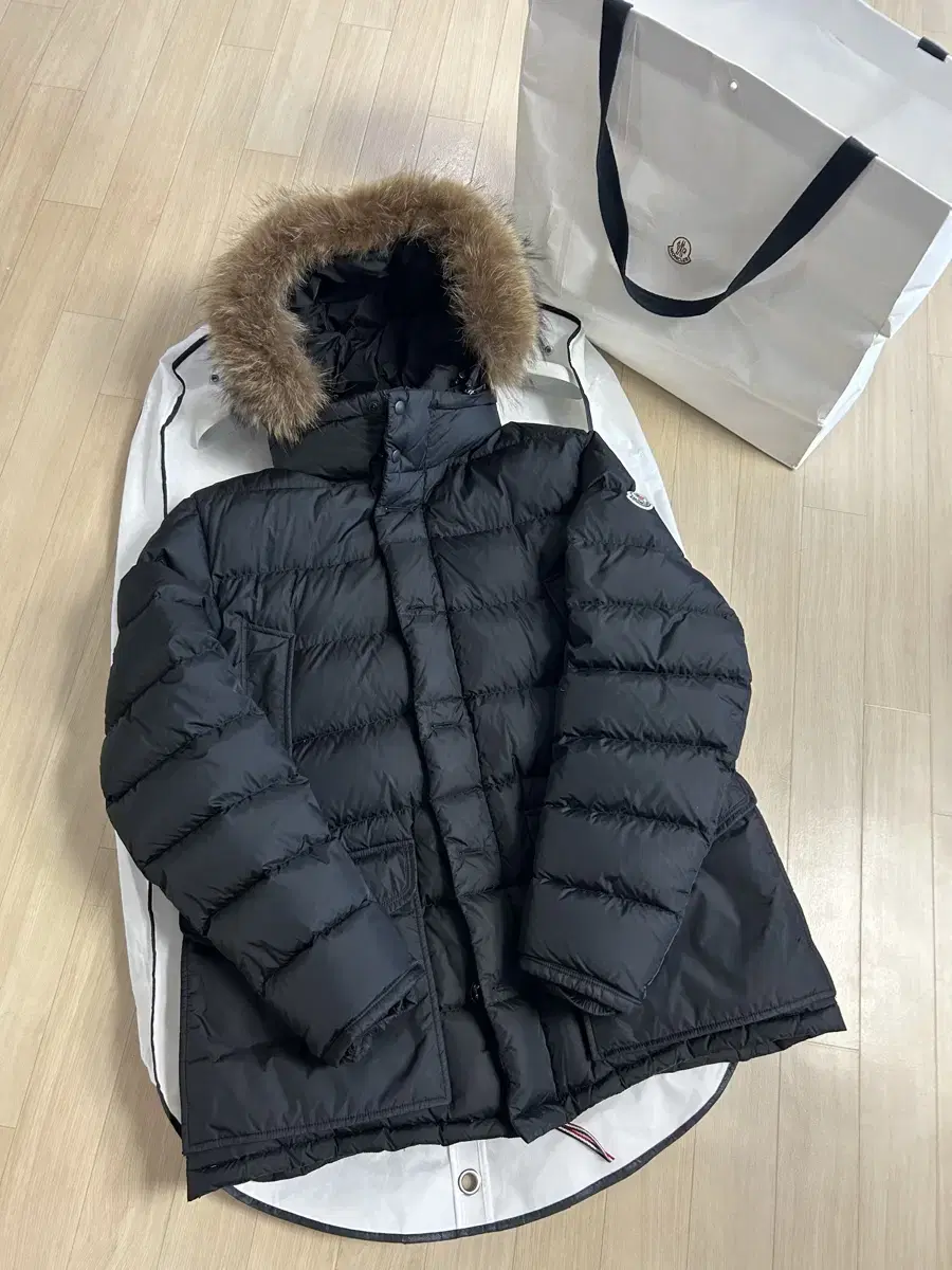 Moncler Cluny Black size 6