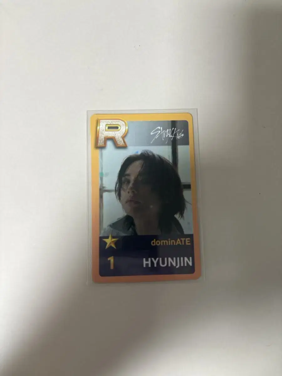 Straykids hyunjin Shussee photocard 4.0