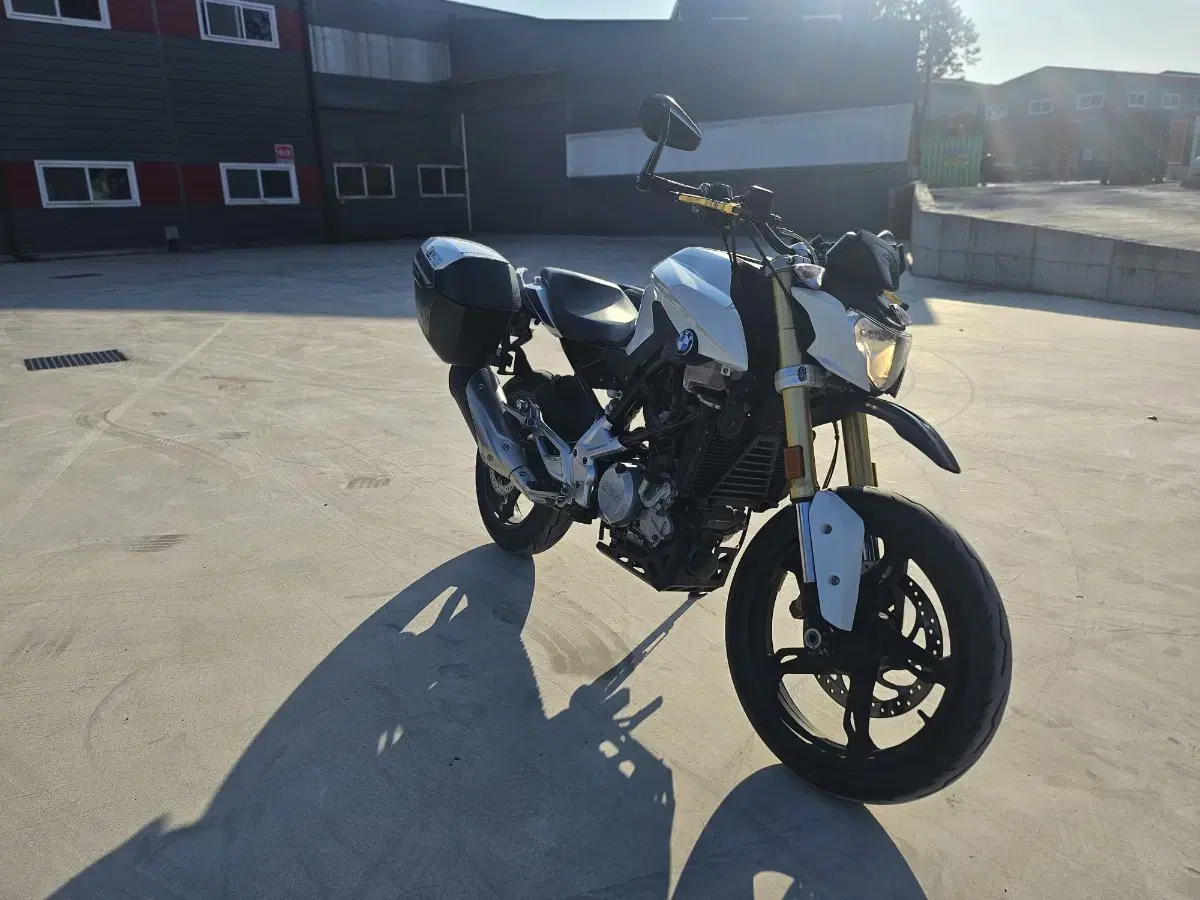 BMW G310R 18년식 2만키로때  245만원 판매합니다