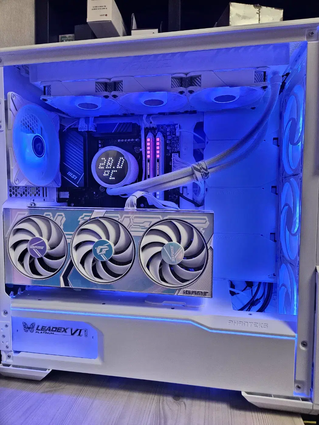 (시흥)라이젠7800X3D 램32G 2테라 컬러플4080슈퍼 화이트수냉!