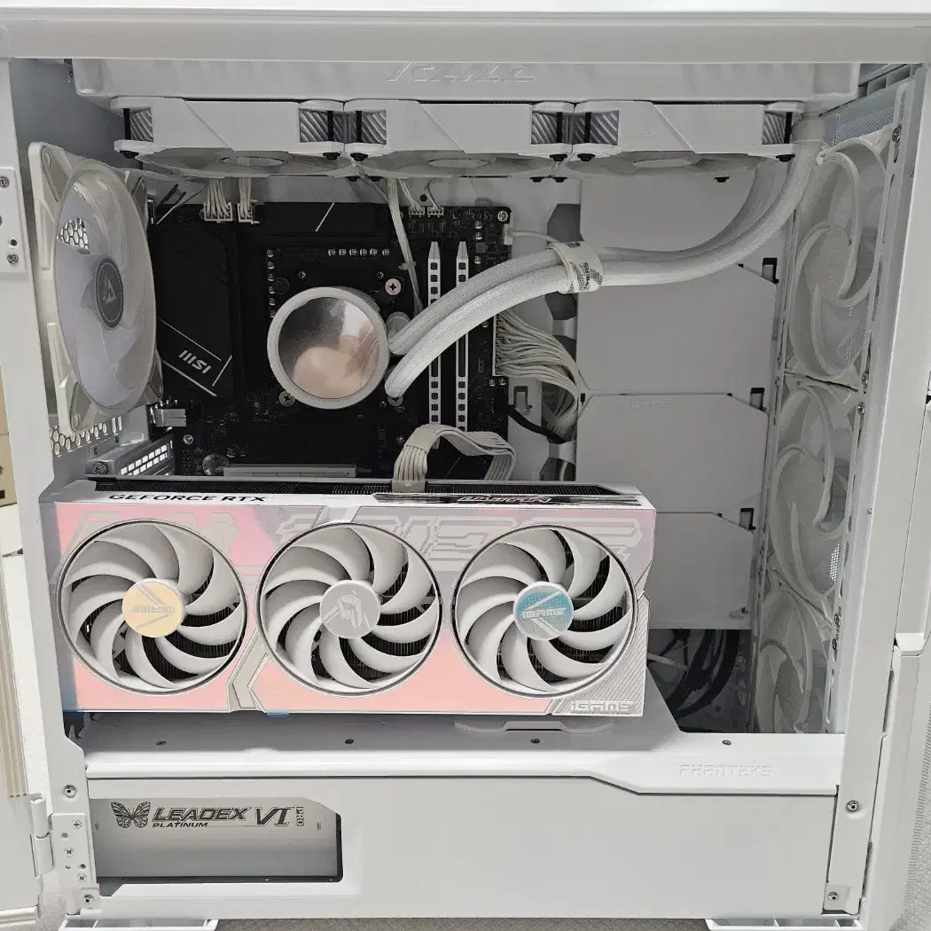 (시흥)라이젠7800X3D 램32G 2테라 컬러플4080슈퍼 화이트수냉!