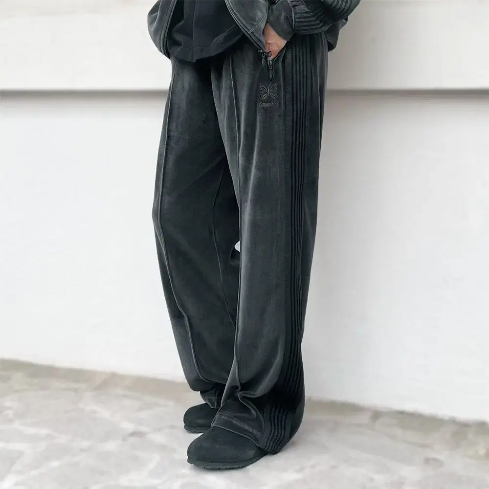 [Overseas] Needles X Charlotte Tokyo Zuu Velour Regular Track Pants 24FW