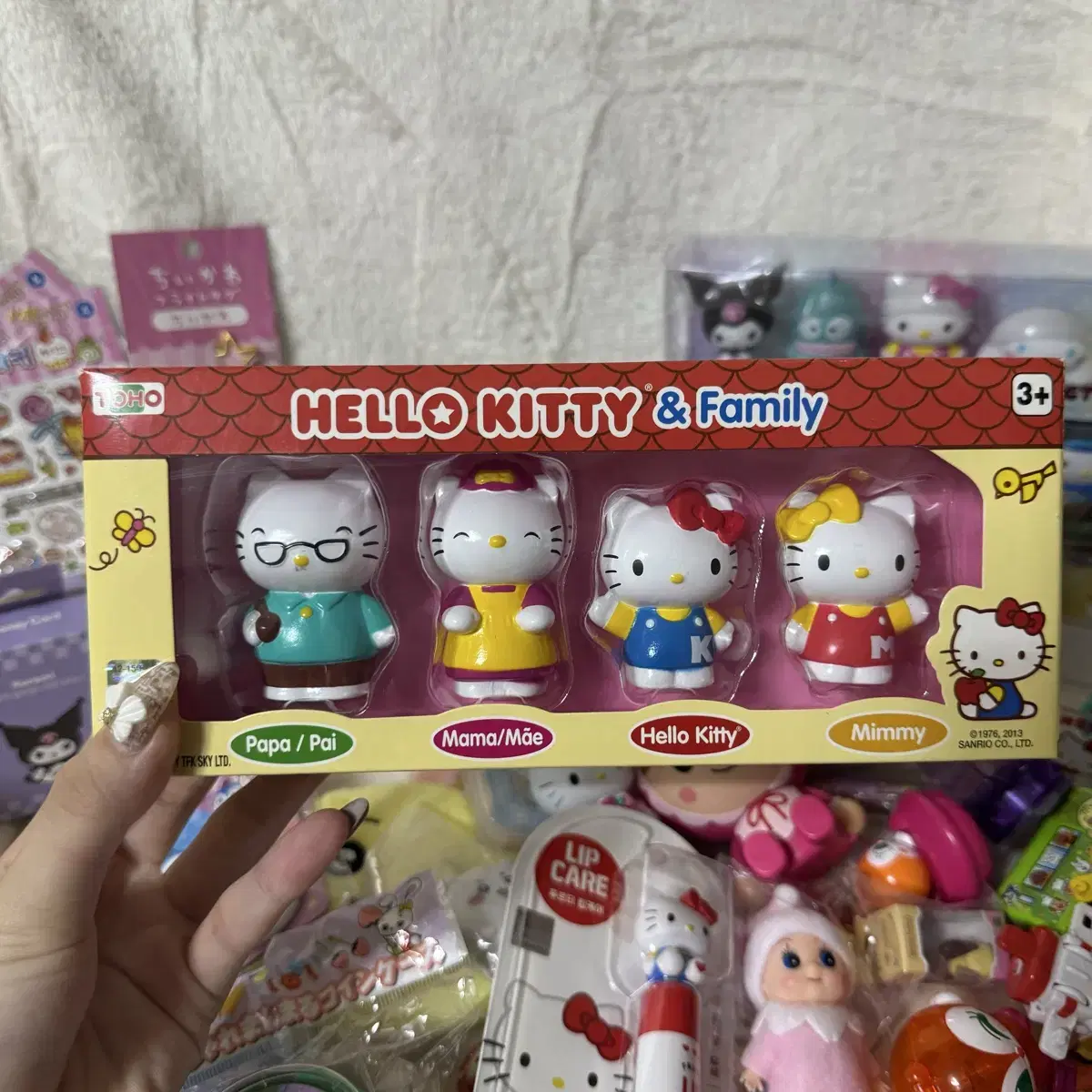 Hello Kitty Family Figure Set