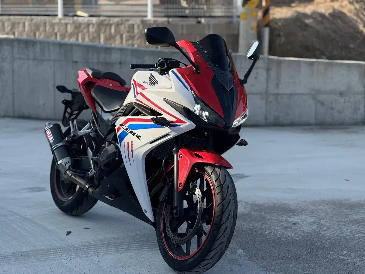 혼다 CBR500r 16년  360만원  상태Sss급 저렴판매