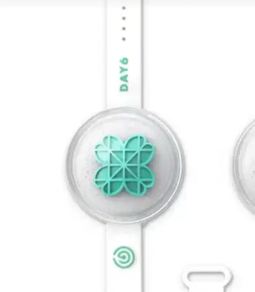 Day 6 Madewatch Four Leaf Clover Custom