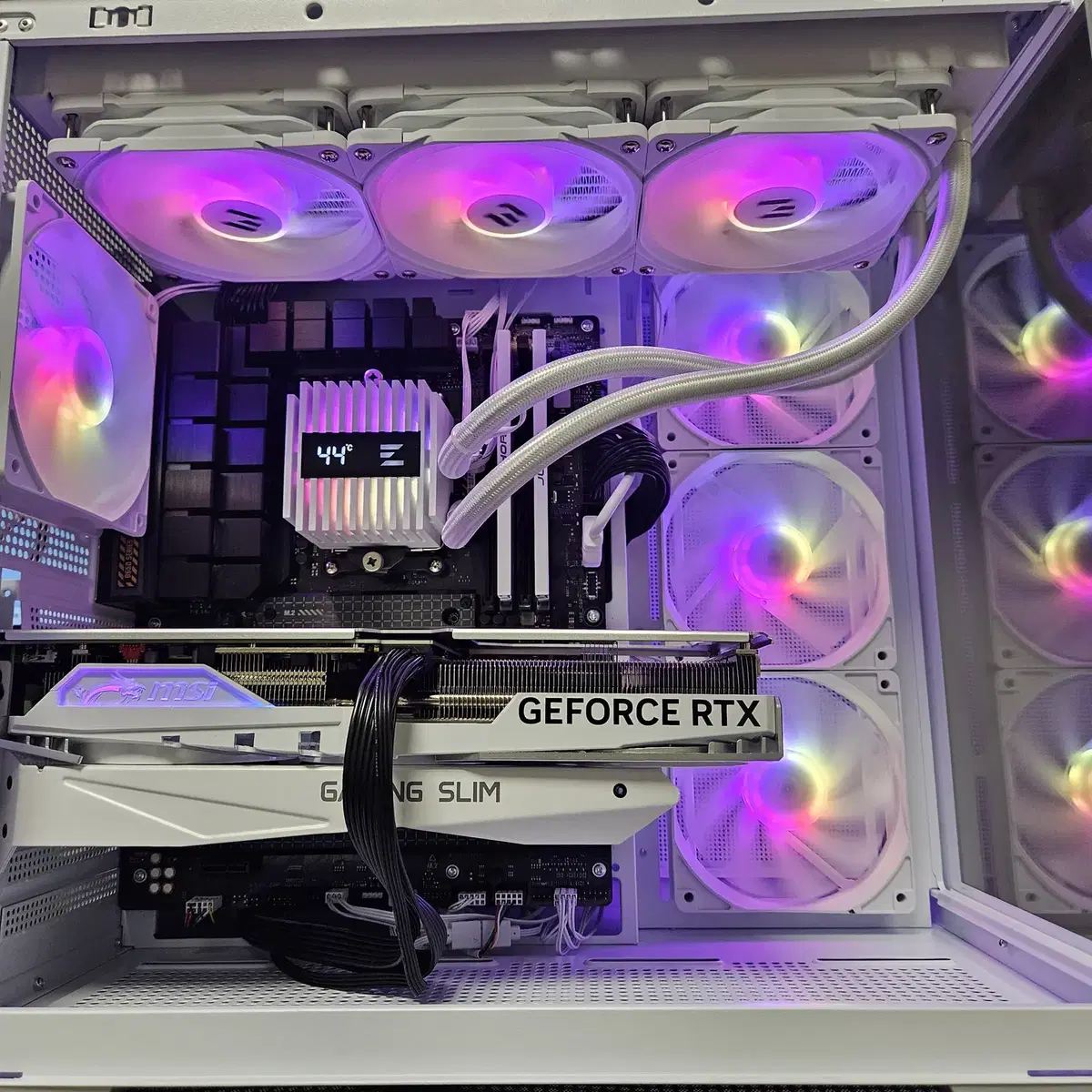 7800x3d, b650 tuf, rtx4070ti super 화이트PC