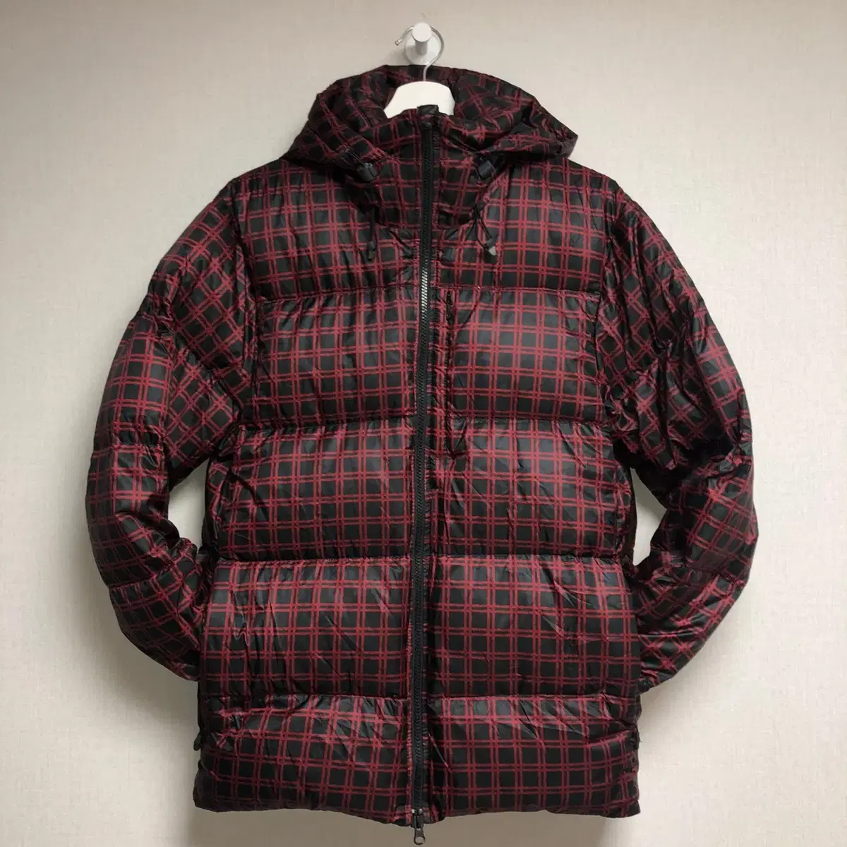 Nike Red Check 800-fill power down puffer jacket (M)