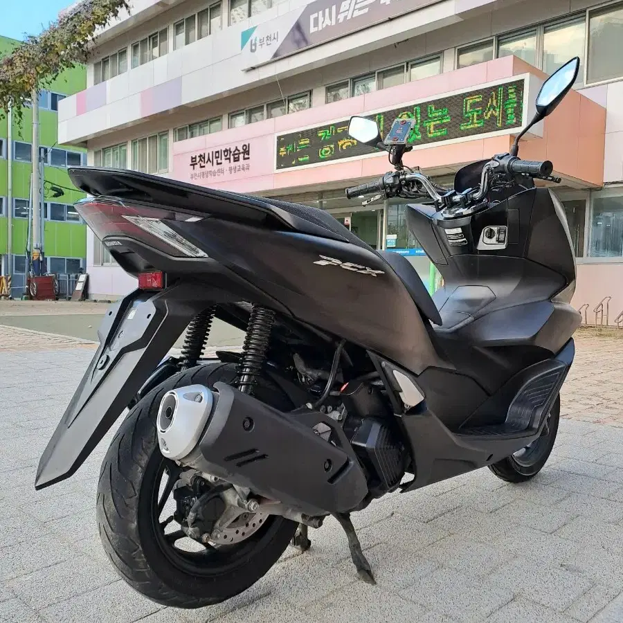 정비점검마친  혼다 pcx125 ABS TCS 오토바이 엔맥스125