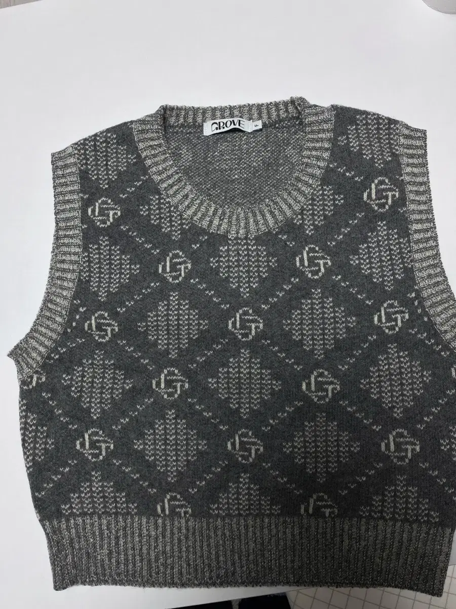 Grove Knit Vest