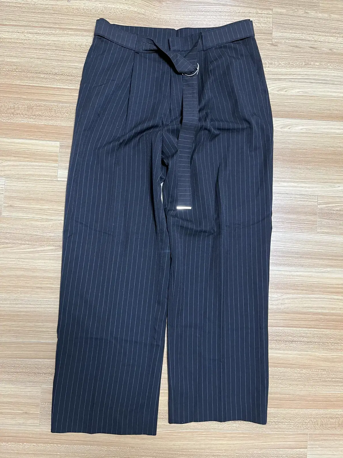 Breathable striped wide-leg slacks size M