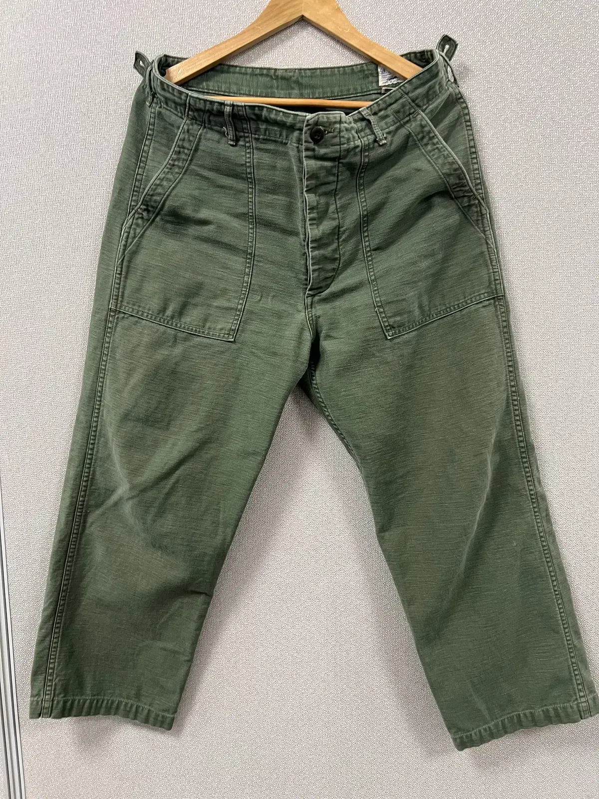 Oerslow putty pants regular fit size 4 for sale.