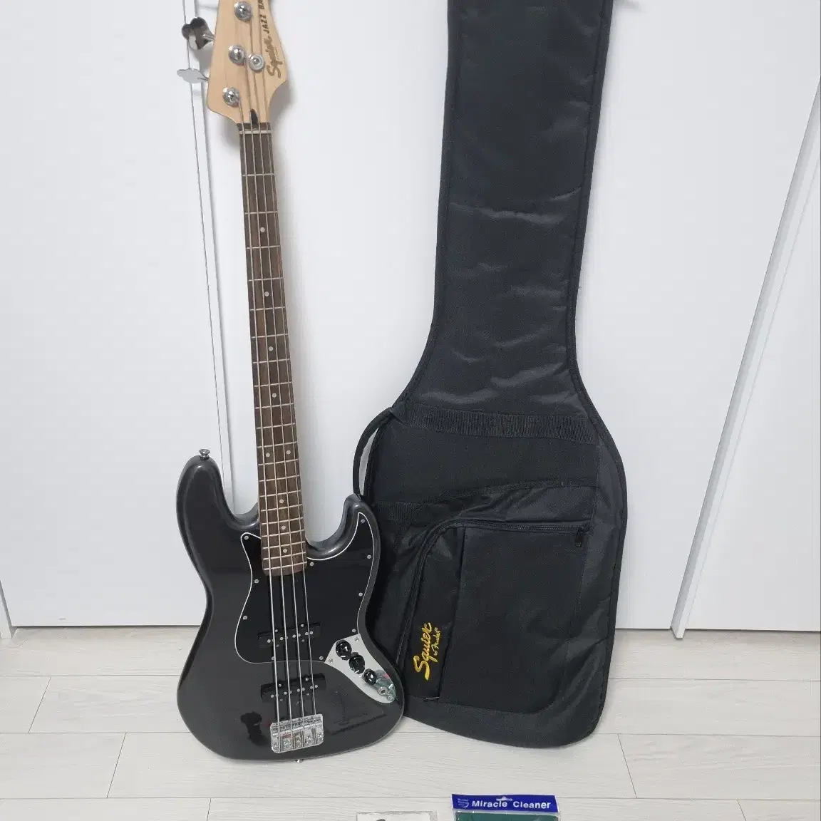 Squier Affinity Jazz Bass (스콰이어 재즈 베이스)