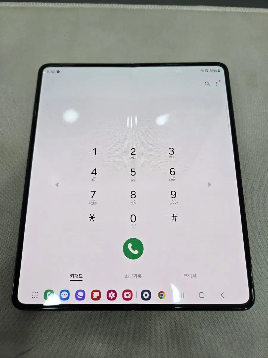 Z폴드5 512 그레이 4개월사용 팝니다.