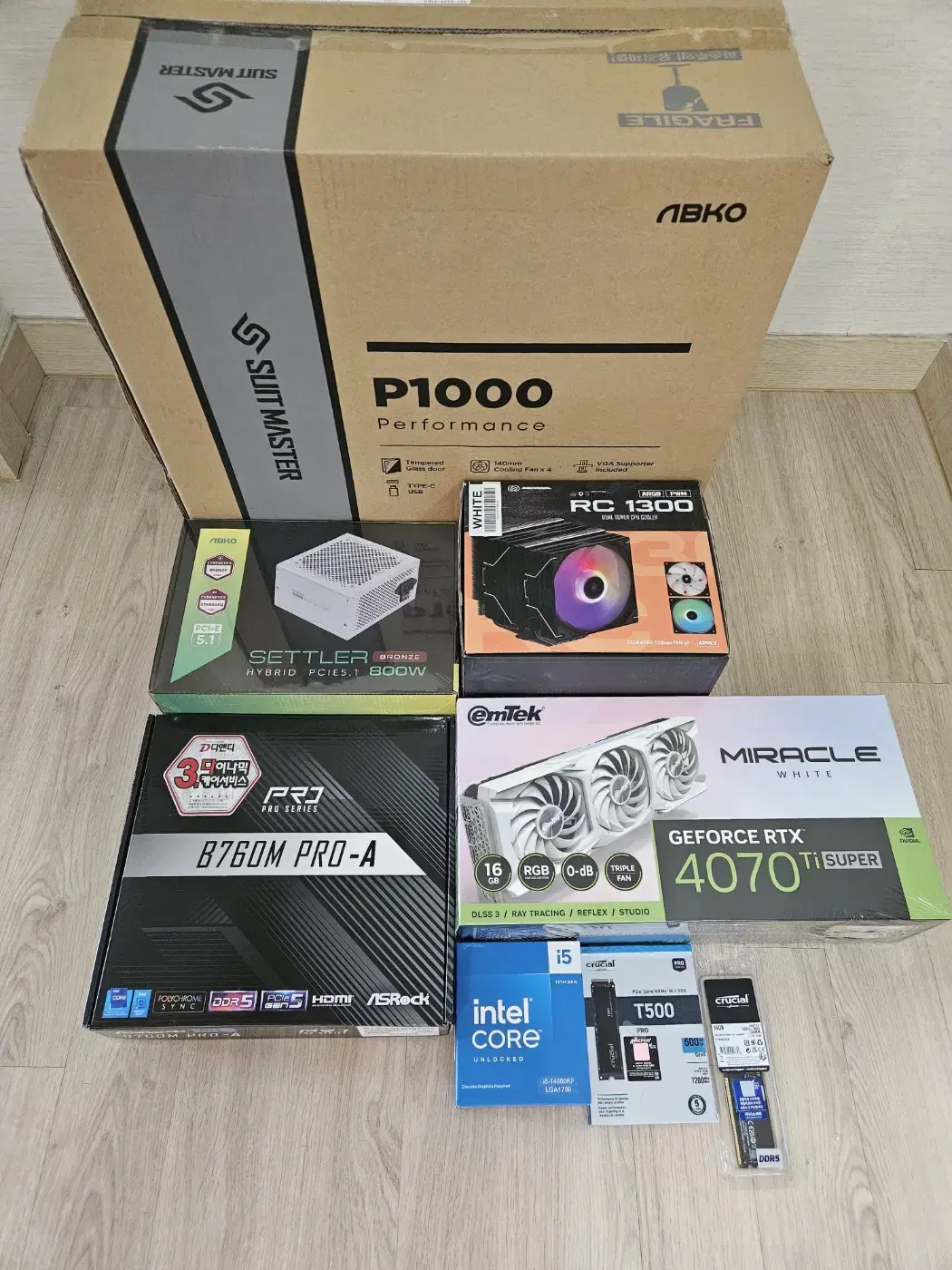 (화이트)14600k B760 이엠텍4070Ti SUPER 신품본체!~