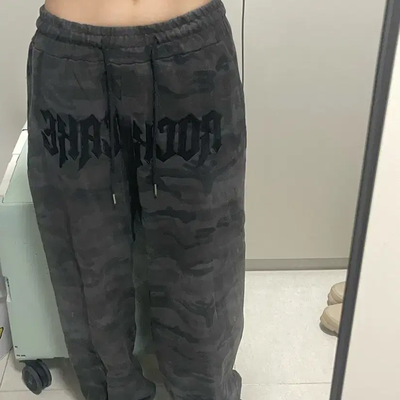 락케이크 Camo Metal Graphics Pants-black(S)