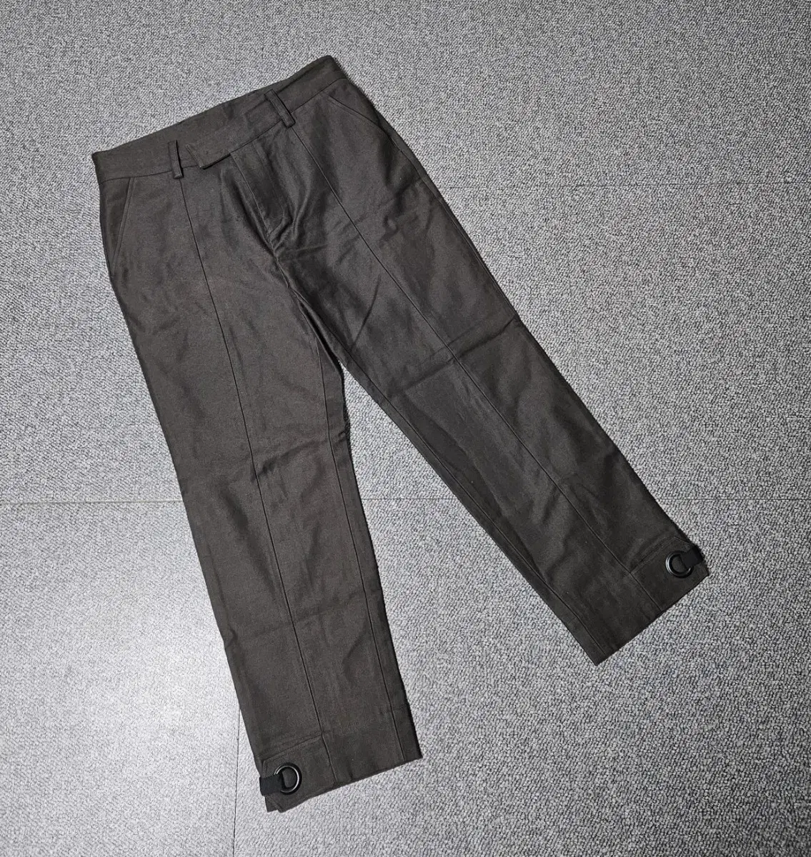 General Idea Pants sells