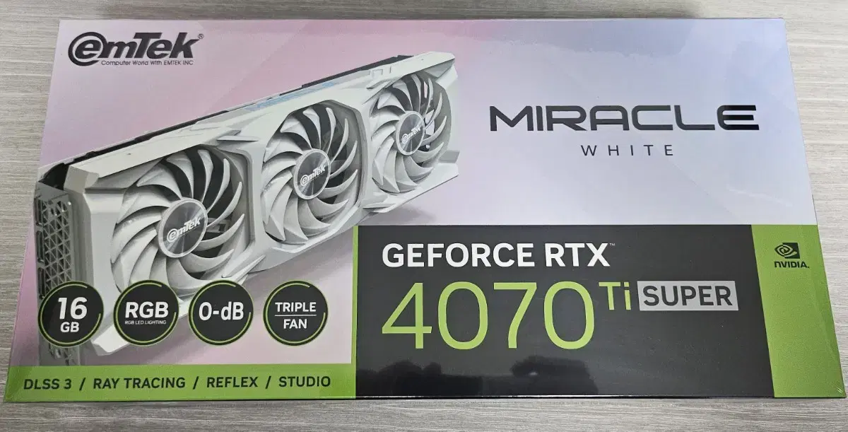 [미개봉] 이엠텍 RTX4070 Ti SUPER 팝니다