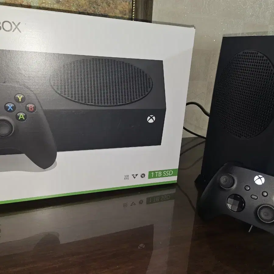 xbox series s 카본블랙 1tb 팝니다