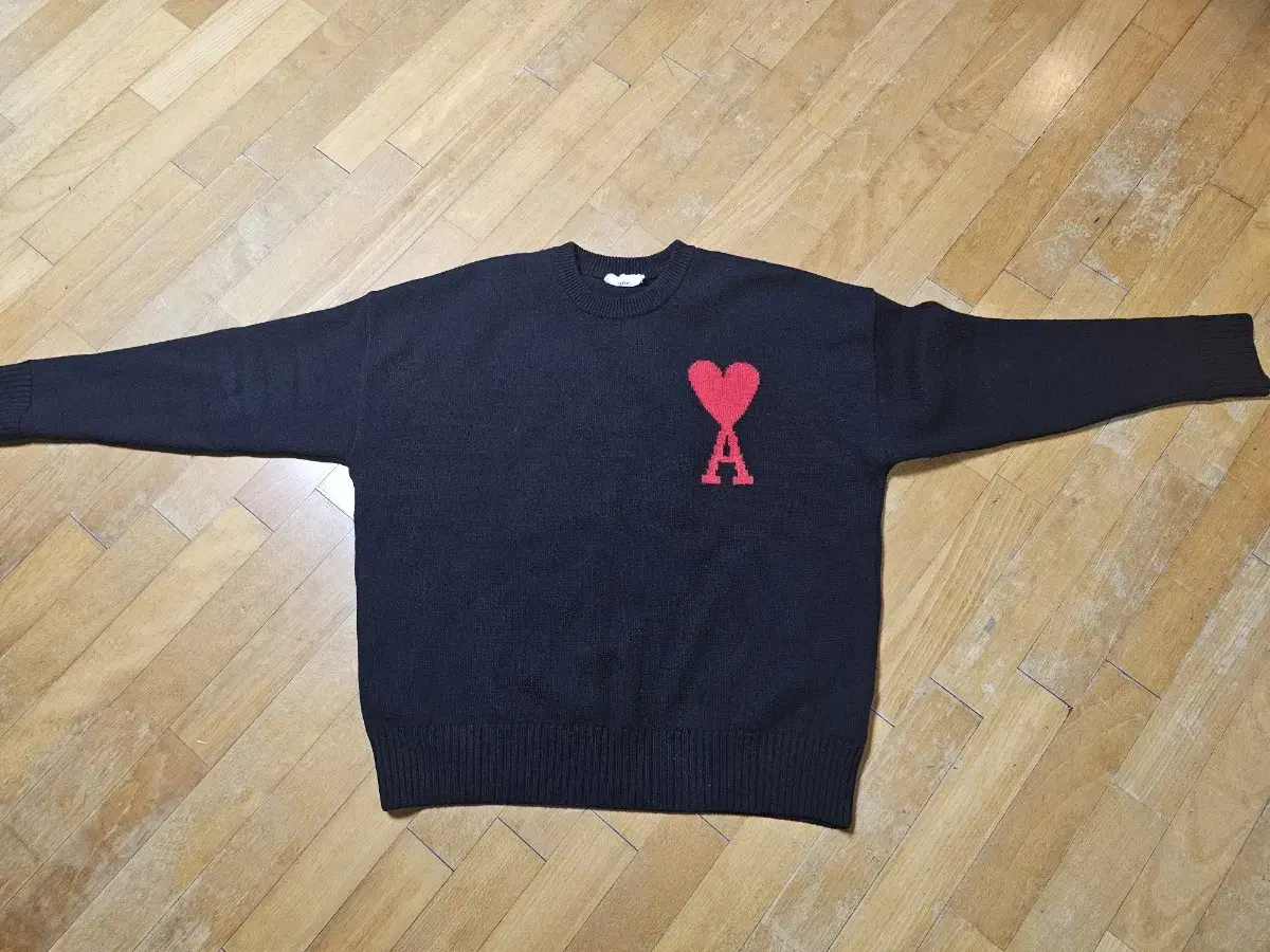 Army Big Heart Embroidered Sweater Knit (Uks002.018)