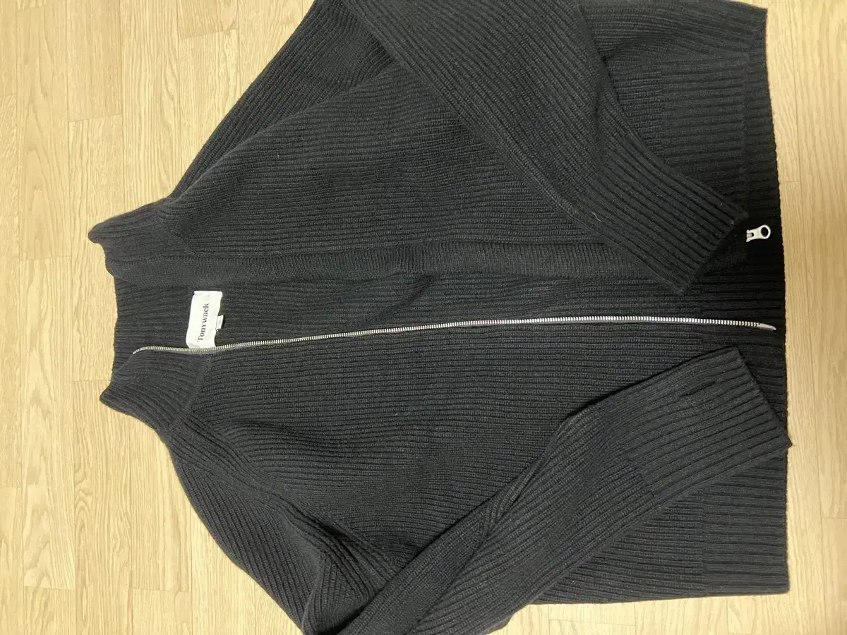 XL Toniwek Knit Zip-Up Black