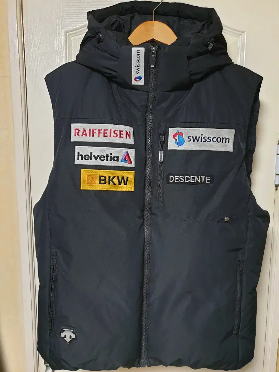 Descent Padded Vest