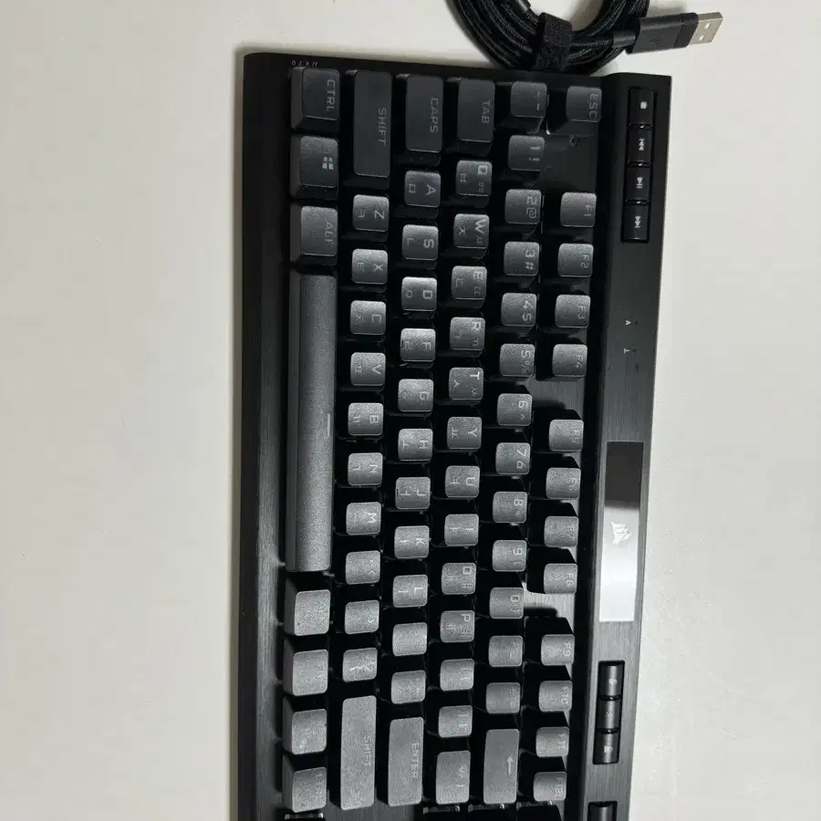 CORSAIR K70 RGB TKL CHAMPION 한글 (은축)