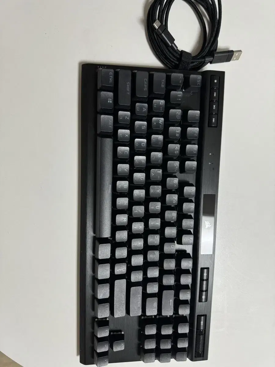 CORSAIR K70 RGB TKL CHAMPION 한글 (은축)