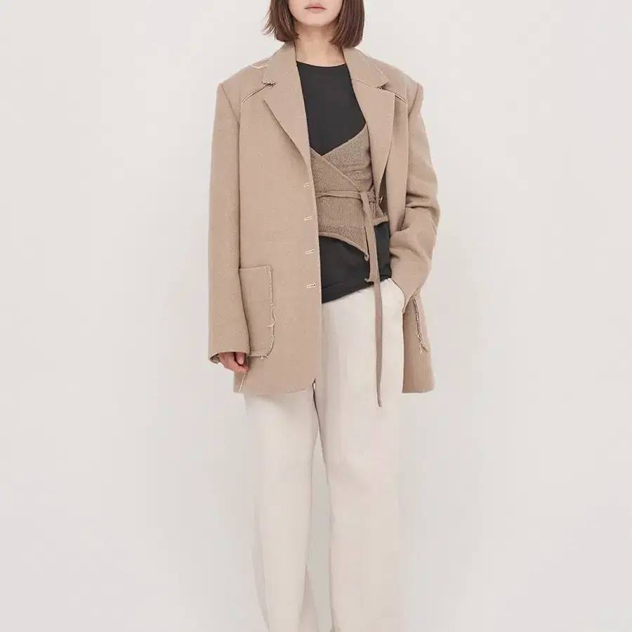 마뗑킴 자켓 RAW CUTTING COAT JACKET IN BEIGE